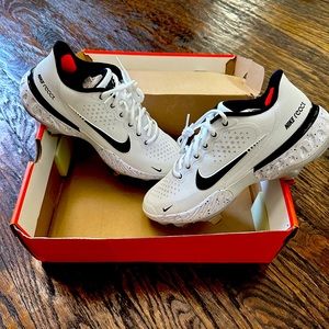 📣🚨 NIKE NIB Alpha Huarache Elite 3 CV3552 104 White Cleats Mens 7 Womens 8.5